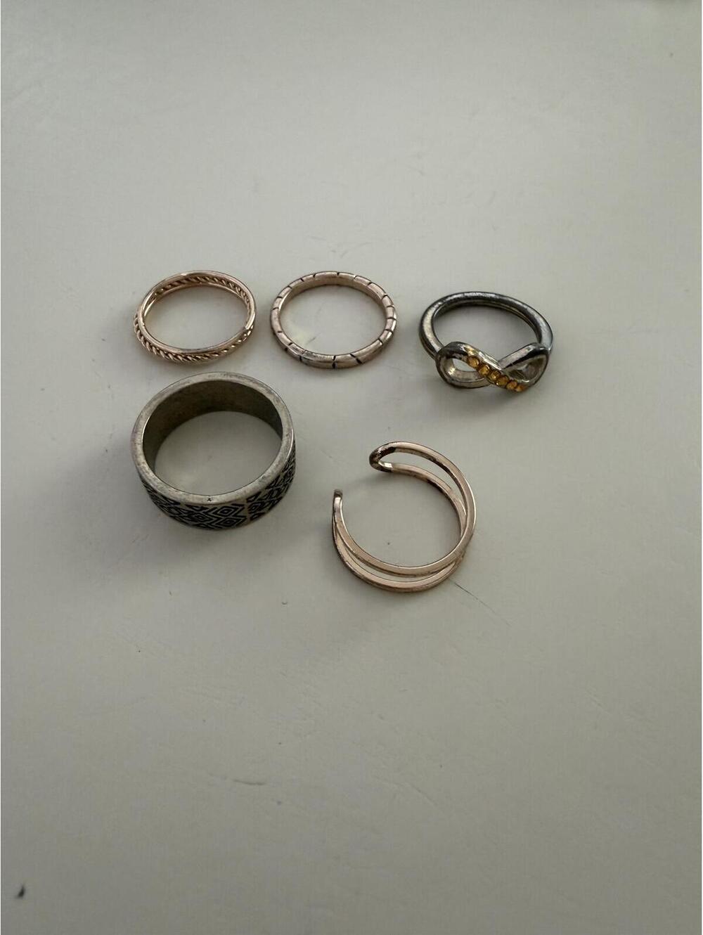 Gold Rings Set